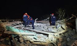 Çorum'da 2 katlı bina çöktü