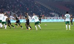 Aleksic'den muhteşem frikik golü