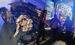 Araba 3 parçaya bölündü!