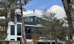 Yarı çıplak 3 saat ikna edilmeye çalışıldı