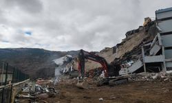 Çorum'da iş makinesi son anda kurtuldu