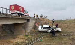 Çorum'da köprüden düşen otomobilin sürücüsü yaralandı