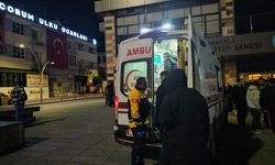 Bıçaklı saldırıya uğrayan genç yaralandı