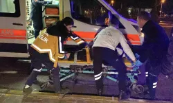 Motosiklet yayaya çarptı: 2 yaralı