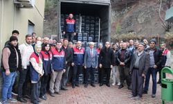 Çorum'da çiftçilere çilek fidesi ile ceviz fidanı dağıtıldı