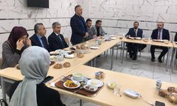 Müftü Yıldırım engelli personelle bir araya geldi