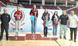 Kadınlar Satranç’ta Almina Çelik birinci