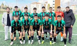 U 18'de iki takım yenilgisiz yollarına devam ediyor