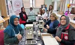 Şehit eşleri ve annelerine  ahşap boyama eğitimi