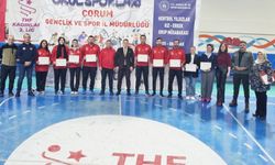 Emeği geçen hakemlere teşekkür belgesi