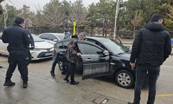 Firari hükümlü Gazi Caddesi'nde yakalandı