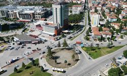 Pazar günü bazı cadde ve kavşaklarda araç parkına izin verilmeyecek