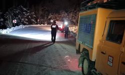 Çatak'ta bir aile mahsur kaldı, ekipler kurtardı