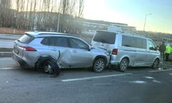 Ankara yolunda buzlanma kazaya neden oldu