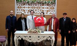 Müdürün nikahını Başkan kıydı