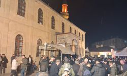 Ulucami doldu, taştı