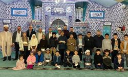 İlk teravih namazında çocuklar camide buluştu