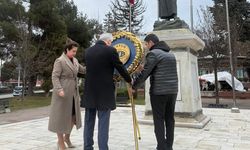 Vergi Haftası nedeniyle Anıt'a çelenk sunuldu