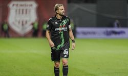 12 maçta 4 kırmızı yiyince takımdan gönderildi