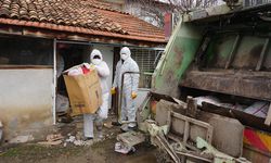 Çorum'da bir evden 4 kamyon çöp çıkarıldı