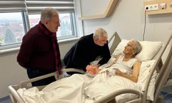 Aşgın'dan asırlık çınara geçmiş olsun ziyareti