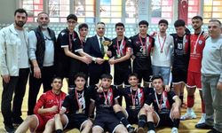 Futsal’da en büyük Başöğretmen Anadolu Lisesi