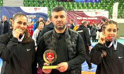 Özmez kardeşlerden bir altın bir gümüş madalya