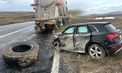 Tır ile çarpışan cipteki 4 kişi yaralandı