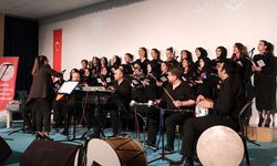 Çorum'da kadınlardan oluşan "Gönülden Ezgiler Korosu" konser verdi