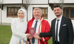 Yeğeninin nikahını kıydı