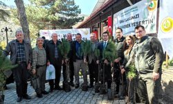 Oğuzlar’da 2 bin  500 fidan dağıtıldı