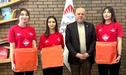 Bahçeşehir Koleji Şampiyon sporcuları ödüllendirdi