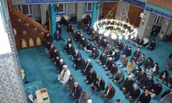 Bayram coşkusu bayram namazı ile başladı