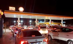 7 lira zam geleceğini duyan akaryakıt istasyonuna koştu