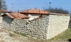 Eski cezaevi yıkıldı