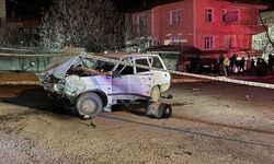 İki otomobil çarpıştı: 2 yaralı