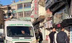 Otel odasında ölü bulundu