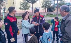 İpe takılan güvercini itfaiye kurtardı
