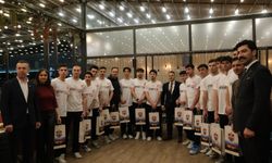 Çeşitli branşlarda dereceye giren öğrenciler iftarda buluştu