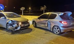 U dönüşü yapmak isterken kaza yaptı