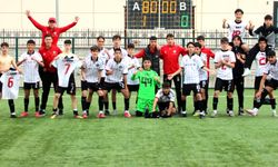 U 15’in play-off sevinci