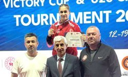 Özdenur Özmez sayı vermeden şampiyon