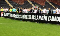 Eğitim şehitlerine saygı