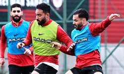 Sağanak altında çalıştılar