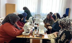 Hititlerin binlerce yıllık sembolleri kadınların el emeğiyle kıyafetlere işleniyor