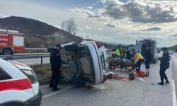 Ankara yolunda araç devrildi, 3 yaralı