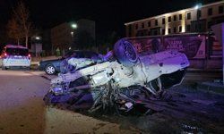 Tuzcular Kavşağında kaza: Araç hurdaya döndü