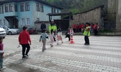 Öğrencilere "trafik dedektifleri" eğitimi verildi