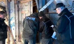 Yıkım kararı verilen ahır hayvanlar birlikte mühürlendi