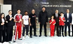 Şampiyon Kickboksculardan Mustafa Demirkıran’a ziyaret